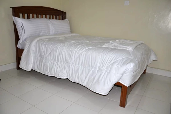 Batian Guest Hotel - Nanyuki